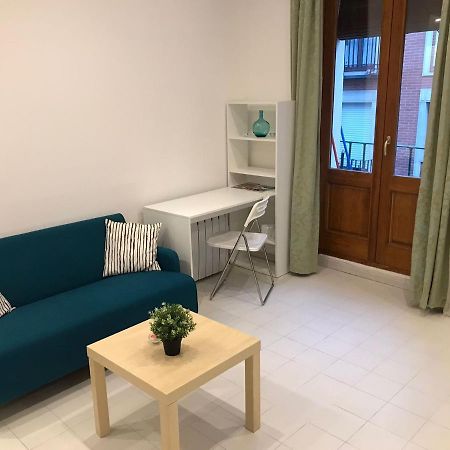 Un Genial Estudio En El Barrio Las Cortes Madrid Exteriör bild