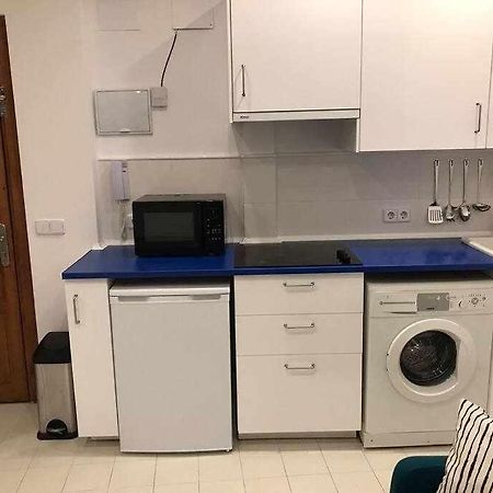 Un Genial Estudio En El Barrio Las Cortes Madrid Exteriör bild