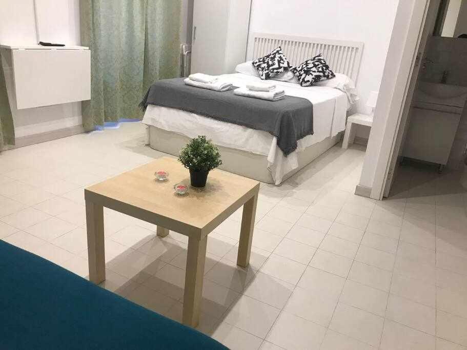 Un Genial Estudio En El Barrio Las Cortes Madrid Exteriör bild